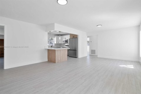 House in Fort Lauderdale, Florida 3 bedrooms, 117.99 sq.m. № 1712943 - photo 27