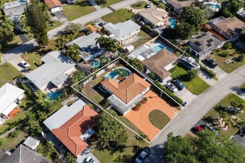 House in Fort Lauderdale, Florida 3 bedrooms, 117.99 sq.m. № 1712943 - photo 28
