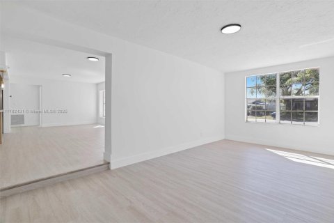 House in Fort Lauderdale, Florida 3 bedrooms, 117.99 sq.m. № 1712943 - photo 22