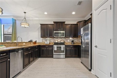 Villa ou maison à vendre à Davenport, Floride: 8 chambres, 363.15 m2 № 2416490 - photo 4