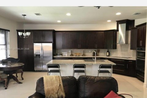 Снять в аренду виллу или дом в Майами, Флорида 4 спальни, 205.59м2, № 2005867 - фото 5