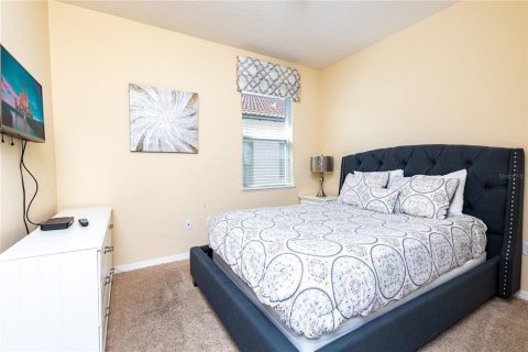 House in Kissimmee, Florida 5 bedrooms, 195.93 sq.m. № 2214145 - photo 12