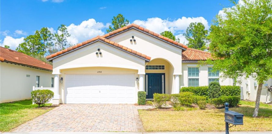 House in Kissimmee, Florida 5 bedrooms, 195.93 sq.m. № 2214145