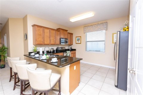 House in Kissimmee, Florida 5 bedrooms, 195.93 sq.m. № 2214145 - photo 10
