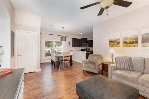 Townhouse in Apopka, Florida 4 bedrooms, 185.99 sq.m. № 1826358 - photo 5