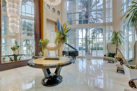 Condo in Pompano Beach, Florida, 2 bedrooms  № 1858623 - photo 2