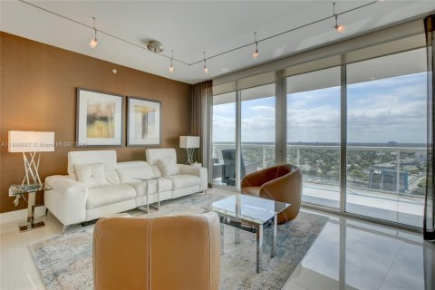 Condo in Pompano Beach, Florida, 2 bedrooms  № 1858623 - photo 7