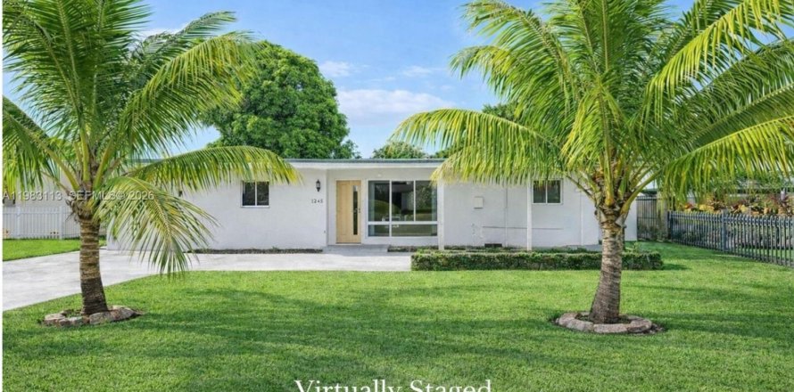 House in North Miami Beach, Florida 3 bedrooms, 147.34 sq.m. № 2049615