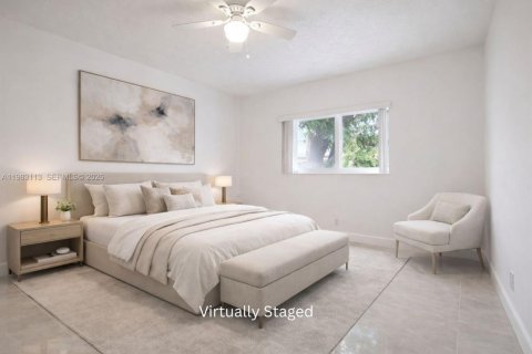 House in North Miami Beach, Florida 3 bedrooms, 147.34 sq.m. № 2049615 - photo 19