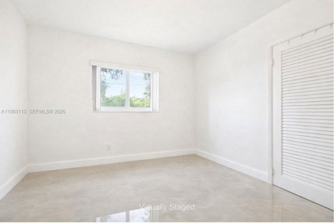 House in North Miami Beach, Florida 3 bedrooms, 147.34 sq.m. № 2049615 - photo 20