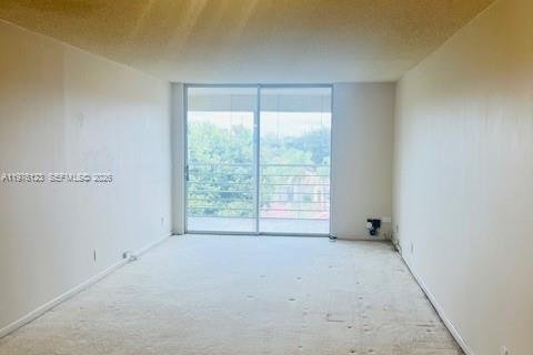 Condo in Margate, Florida, 1 bedroom  № 2042625 - photo 5