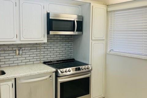 Condo in Margate, Florida, 1 bedroom  № 2042625 - photo 3