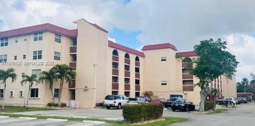 Condo in Margate, Florida, 1 bedroom  № 2042625