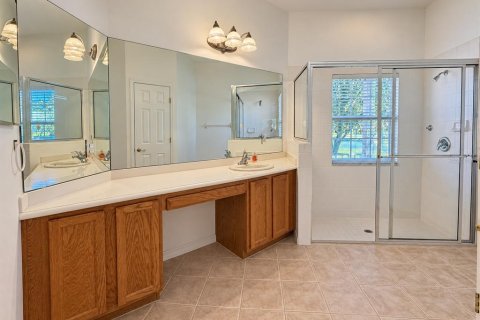 Villa ou maison à vendre à Poinciana, Floride: 2 chambres, 136.29 m2 № 2398977 - photo 16