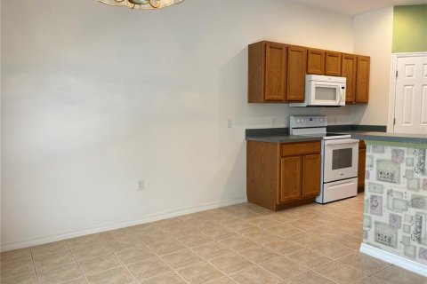 Villa ou maison à vendre à Poinciana, Floride: 2 chambres, 136.29 m2 № 2398977 - photo 10