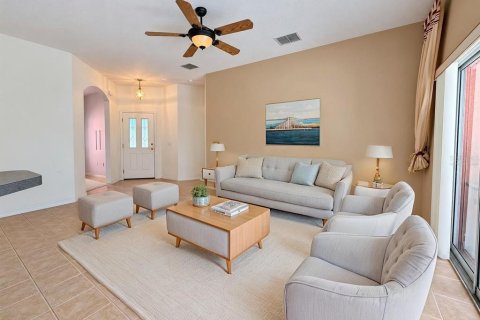 Villa ou maison à vendre à Poinciana, Floride: 2 chambres, 136.29 m2 № 2398977 - photo 2