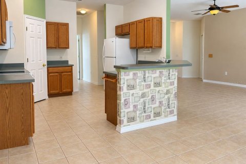 Villa ou maison à vendre à Poinciana, Floride: 2 chambres, 136.29 m2 № 2398977 - photo 6