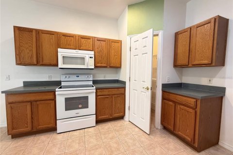 Villa ou maison à vendre à Poinciana, Floride: 2 chambres, 136.29 m2 № 2398977 - photo 9