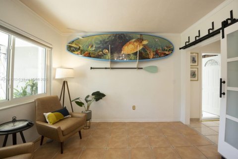 House in Miami, Florida 3 bedrooms, 142.7 sq.m. № 1830474 - photo 5