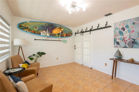 House in Miami, Florida 3 bedrooms, 142.7 sq.m. № 1830474 - photo 4