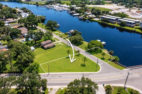 House in Tampa, Florida 5 bedrooms, 325.16 sq.m. № 2431103 - photo 27