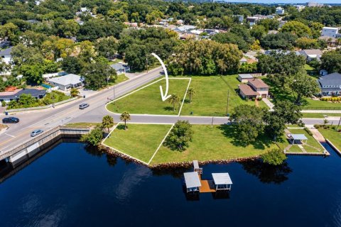 House in Tampa, Florida 5 bedrooms, 325.16 sq.m. № 2431103 - photo 6