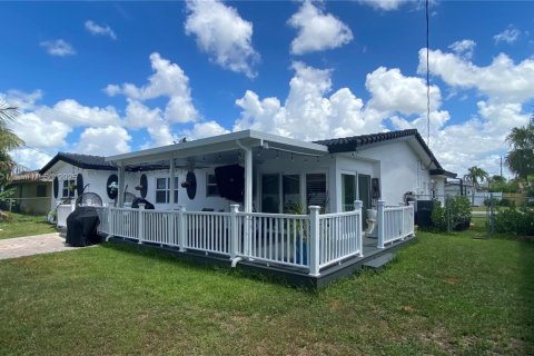 House in Coral Springs, Florida 3 bedrooms, 159.61 sq.m. № 1796351 - photo 28