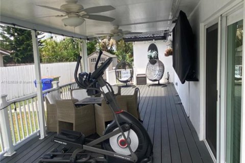 House in Coral Springs, Florida 3 bedrooms, 159.61 sq.m. № 1796351 - photo 25