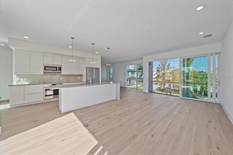 Townhouse in Sarasota, Florida 3 bedrooms, 230.4 sq.m. № 1534844 - photo 18