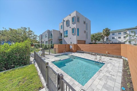 Townhouse in Sarasota, Florida 3 bedrooms, 230.4 sq.m. № 1534844 - photo 12