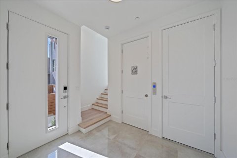 Townhouse in Sarasota, Florida 3 bedrooms, 230.4 sq.m. № 1534844 - photo 17