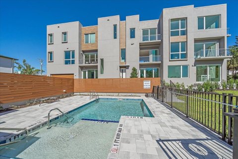 Townhouse in Sarasota, Florida 3 bedrooms, 230.4 sq.m. № 1534844 - photo 14