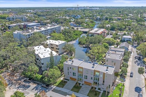 Townhouse in Sarasota, Florida 3 bedrooms, 230.4 sq.m. № 1534844 - photo 7