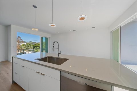 Townhouse in Sarasota, Florida 3 bedrooms, 230.4 sq.m. № 1534844 - photo 22