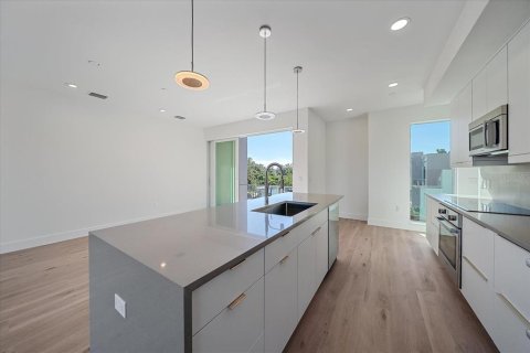 Townhouse in Sarasota, Florida 3 bedrooms, 230.4 sq.m. № 1534844 - photo 23