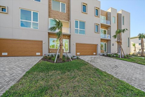 Townhouse in Sarasota, Florida 3 bedrooms, 230.4 sq.m. № 1534844 - photo 2