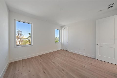 Townhouse in Sarasota, Florida 3 bedrooms, 230.4 sq.m. № 1534844 - photo 30