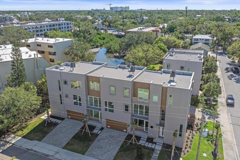 Townhouse in Sarasota, Florida 3 bedrooms, 230.4 sq.m. № 1534844 - photo 5