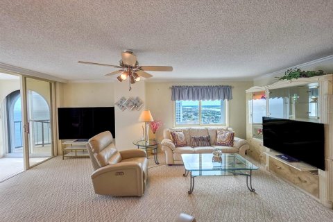 Condominio en venta en Daytona Beach Shores, Florida, 3 dormitorios, 176.51 m2 № 2418570 - foto 11