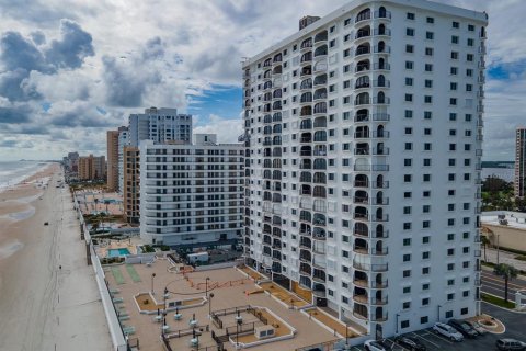 Condominio en venta en Daytona Beach Shores, Florida, 3 dormitorios, 176.51 m2 № 2418570 - foto 8