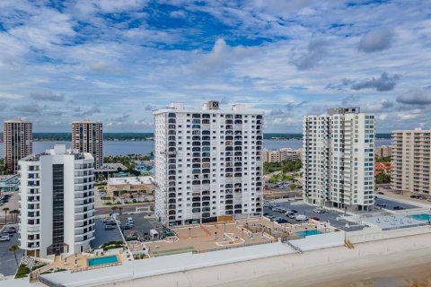 Condominio en venta en Daytona Beach Shores, Florida, 3 dormitorios, 176.51 m2 № 2418570 - foto 7