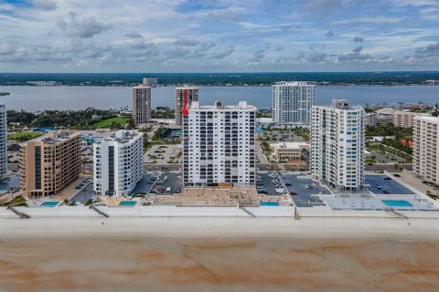 Condominio en venta en Daytona Beach Shores, Florida, 3 dormitorios, 176.51 m2 № 2418570 - foto 4
