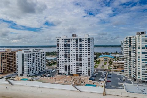 Condominio en venta en Daytona Beach Shores, Florida, 3 dormitorios, 176.51 m2 № 2418570 - foto 6