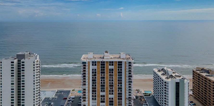 Condominio en Daytona Beach Shores, Florida, 3 dormitorios  № 2418570