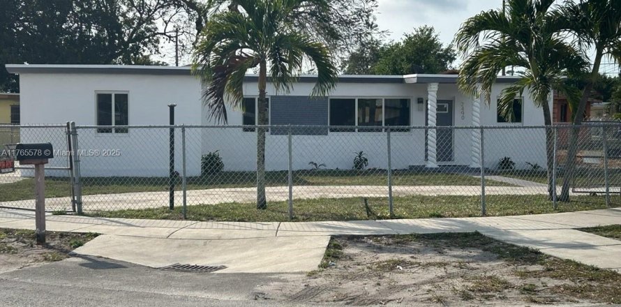 Villa ou maison à Miami, Floride 3 chambres, 84.17 m2 № 1860778