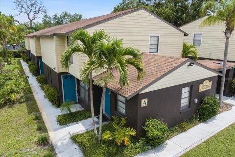 Townhouse in Sarasota, Florida 2 bedrooms, 111.48 sq.m. № 2201480