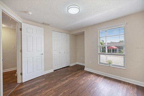 Adosado en alquiler en Sarasota, Florida, 2 dormitorios, 111.48 m2 № 2201480 - foto 12