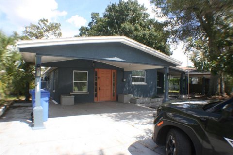 House in Tampa, Florida 3 bedrooms, 178.65 sq.m. № 2355773