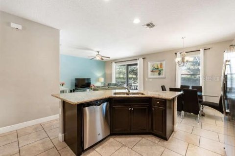 House in Davenport, Florida 6 bedrooms, 286.23 sq.m. № 1916561 - photo 9