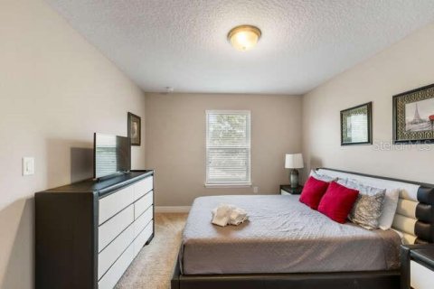 House in Davenport, Florida 6 bedrooms, 286.23 sq.m. № 1916561 - photo 24